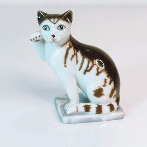 Franklin Mint Curio Cabinet Cat 18th Century German Style Figurine 1988